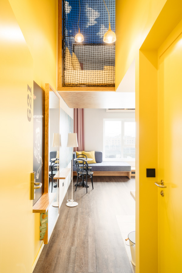 Smart Maisonette room with four-poster bed