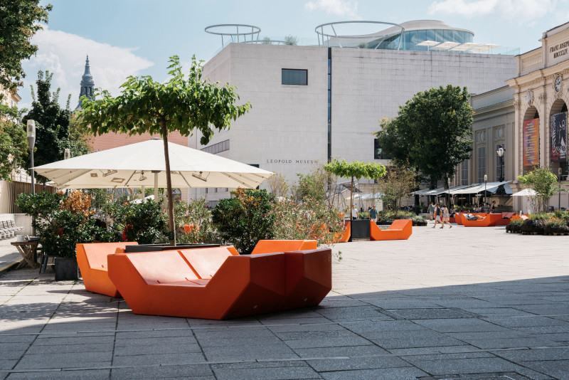 Die Kultmöbel Enzis im Museumsquartier in Wien.